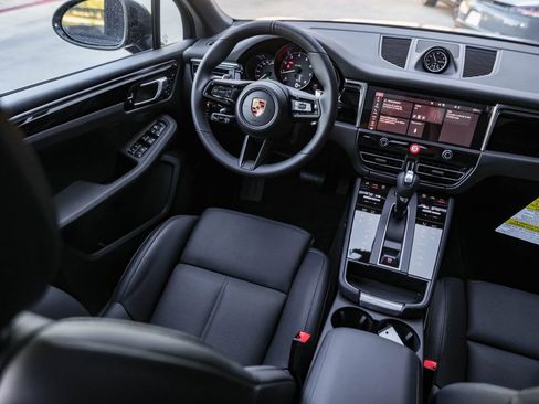 New 2026 Porsche Macan AWD/4WD image 34