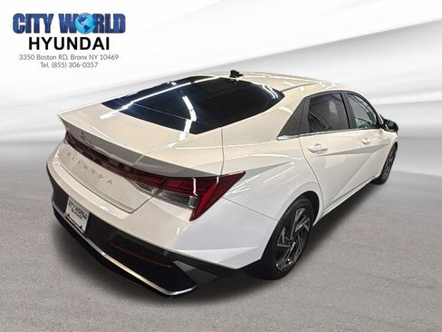 Used 2024 Hyundai Elantra SEL w/ Convenience Package image 5