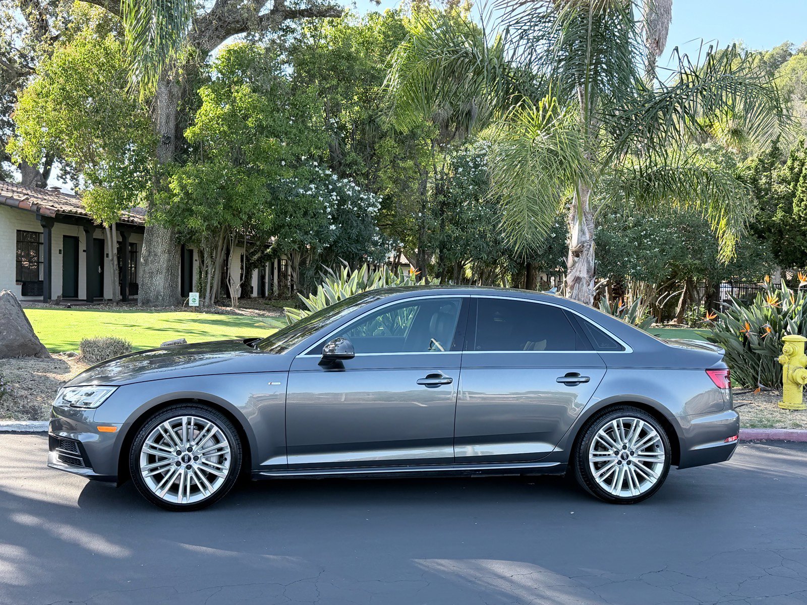 Used 2017 Audi A4 2.0T Prestige w/ Prestige Package AWD/4WD image 2