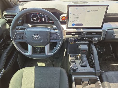 Used 2025 Toyota 4Runner TRD Off-Road Premium w/ Tow Technology Package AWD/4WD image 18