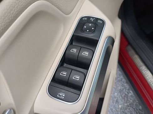 Used 2021 Mercedes-Benz GLB 250 image 21