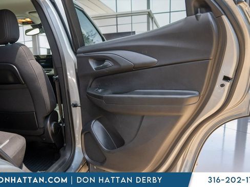 Used 2024 Chevrolet TrailBlazer LT w/ Convenience Package FWD image 25