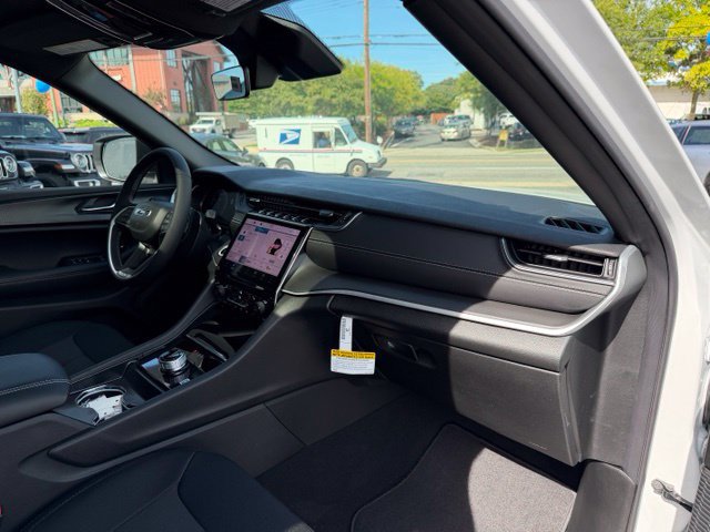New 2027 Jeep Grand Cherokee 4WD image 24