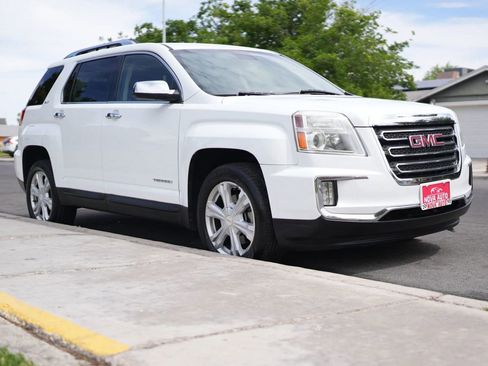 Used 2017 GMC Terrain SLT image 17
