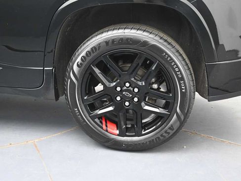 Used 2023 Chevrolet Traverse Premier w/ Redline Edition AWD/4WD image 5