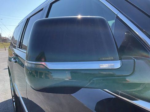 Used 2017 Cadillac Escalade ESV Platinum image 38