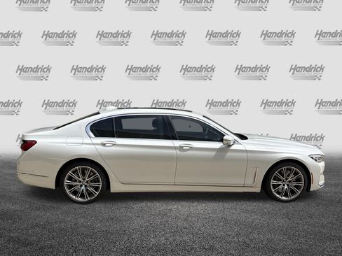 Used 2022 BMW 750i xDrive w/ Luxury Rear Seating Package AWD/4WD image 11