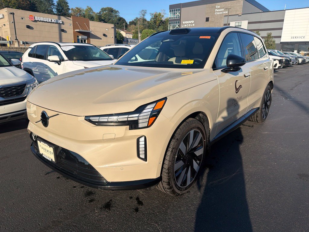 Certified 2025 Volvo EX90 Plus AWD/4WD image 1