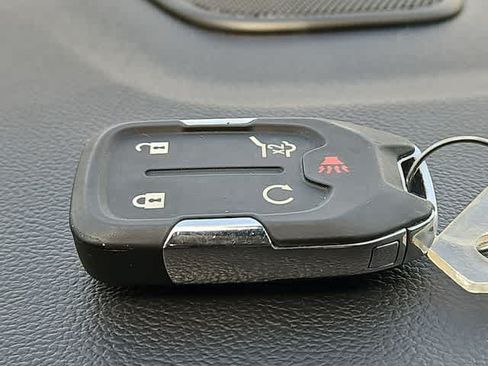 Used 2022 GMC Terrain Denali w/ Denali Premium Package AWD/4WD image 29