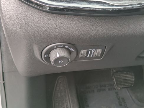 Used 2025 Jeep Compass Latitude w/ Altitude Special Edition image 14