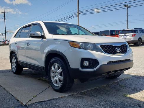 Used 2013 Kia Sorento LX w/ Value Pkg FWD image 8