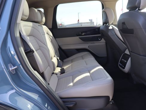 Used 2025 Lincoln Nautilus Reserve w/ Jet Appearance Package image 12