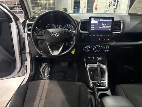 Used 2021 Hyundai Venue SEL FWD image 29