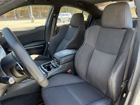 Used 2019 Dodge Charger GT image 11