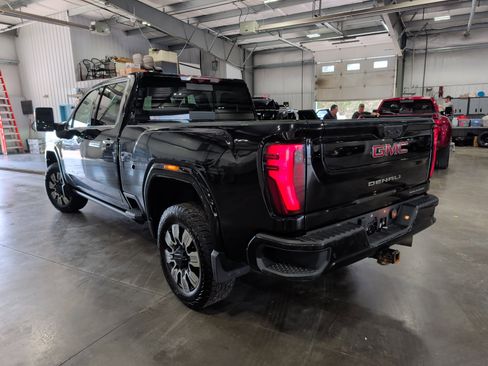 Used 2024 GMC Sierra 2500 Denali w/ Technology Package AWD/4WD image 4
