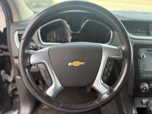 Used 2017 Chevrolet Traverse LT image 17