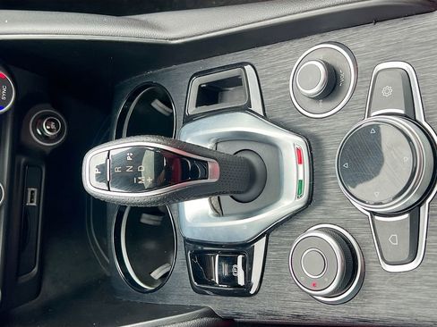 Used 2022 Alfa Romeo Giulia Sprint image 19