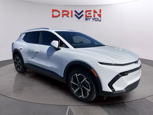 New 2026 Chevrolet Equinox EV LT image 7