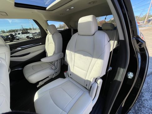 Used 2022 Buick Enclave Premium w/ Experience Buick Package image 40