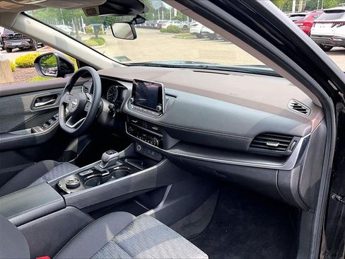 Used 2023 Nissan Rogue SV AWD/4WD image 14