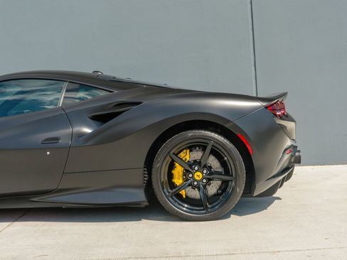 Used 2021 Ferrari F8 Tributo image 19