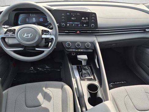 New 2026 Hyundai Elantra SE FWD image 13