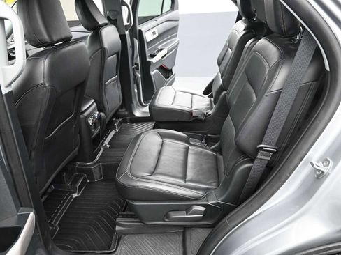 Used 2021 Ford Explorer Limited w/ Equipment Group 301A image 13