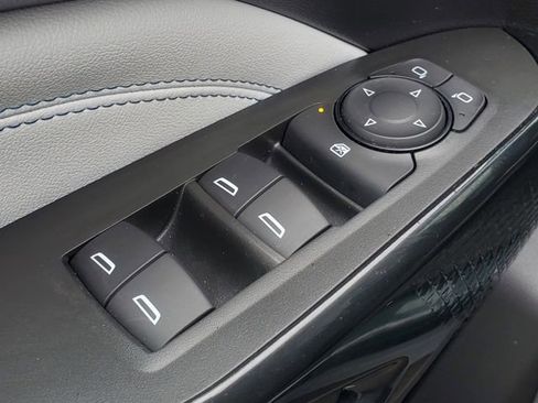 Used 2025 Chevrolet Trax LT w/ Driver Confidence Package image 12