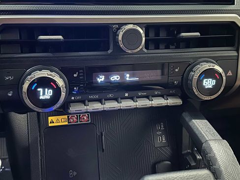 Used 2025 Toyota 4Runner Limited image 15