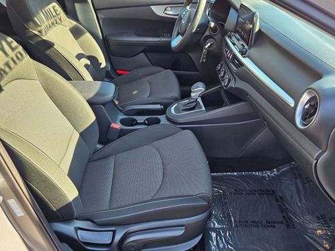 Used 2024 Kia Forte LXS image 17