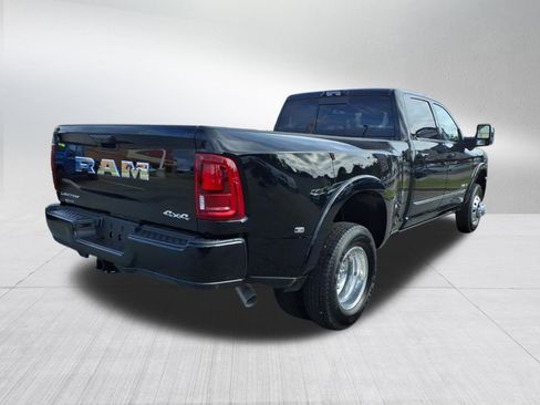 New 2025 RAM 3500 Limited image 4