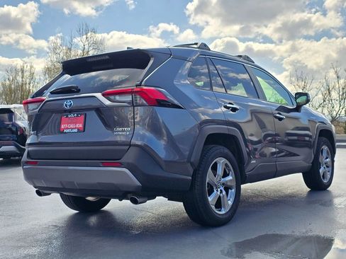 Used 2019 Toyota RAV4 Limited AWD/4WD image 3
