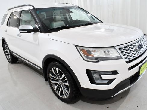 Used 2017 Ford Explorer Platinum image 5