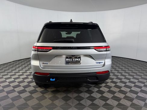Used 2024 Jeep Grand Cherokee Trailhawk w/ Advanced Protech Group II AWD/4WD image 9