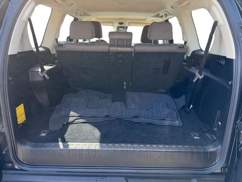 Used 2023 Lexus GX 460 Premium w/ Premium Package image 19