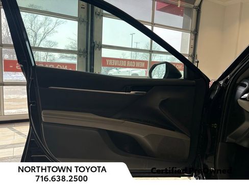 Used 2021 Toyota Camry LE image 24