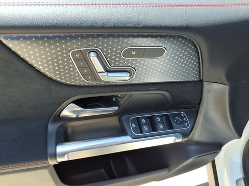 New 2026 Mercedes-Benz GLB 250 4MATIC image 12