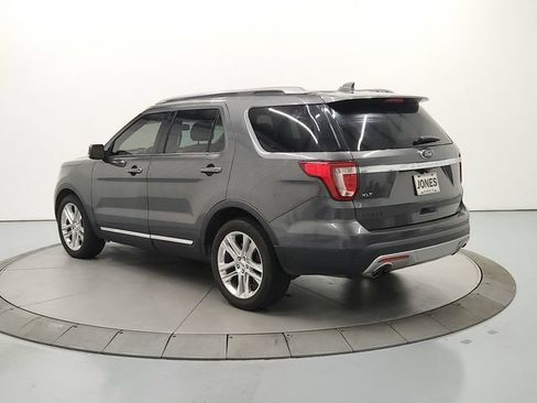 Used 2017 Ford Explorer XLT w/ Equipment Group 202A FWD image 6