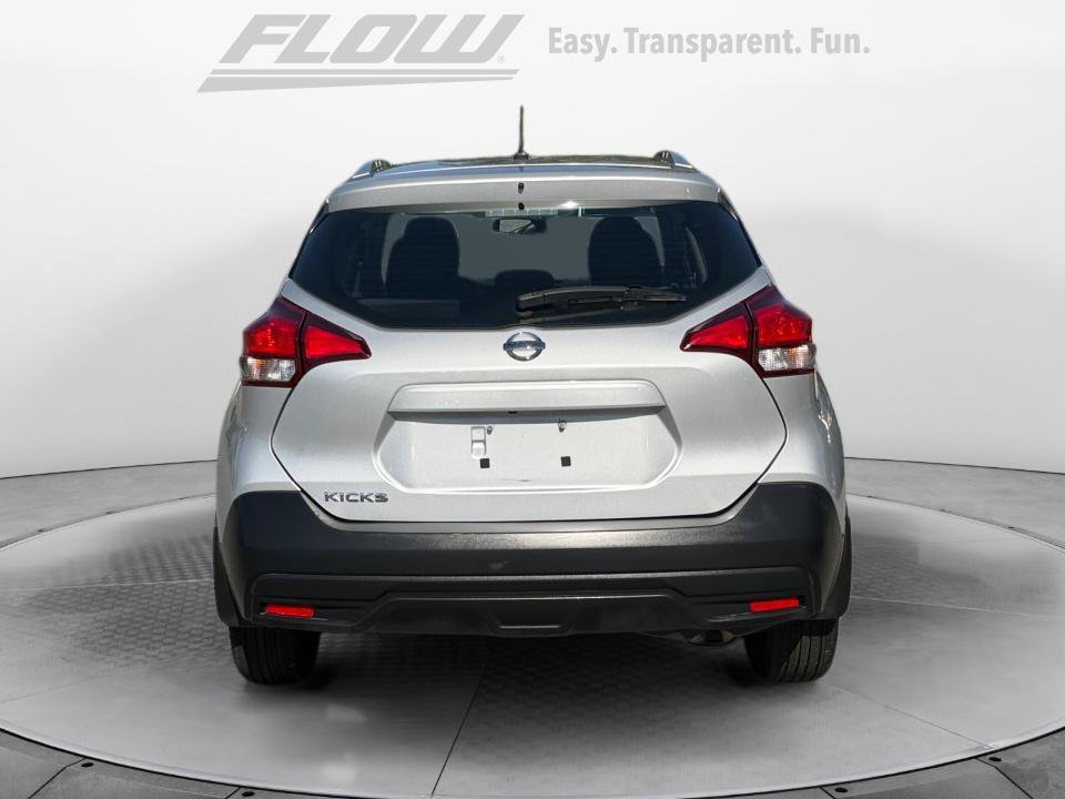 Used 2018 Nissan Kicks S FWD image 8