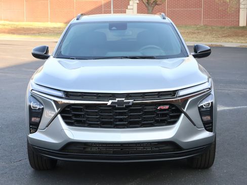 New 2026 Chevrolet Trax RS w/ Sunroof Package FWD image 22