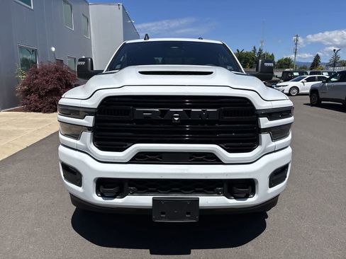 Used 2025 RAM 2500 Laramie AWD/4WD image 7