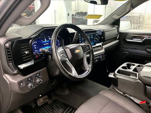 Used 2023 Chevrolet Silverado 1500 LT AWD/4WD image 8
