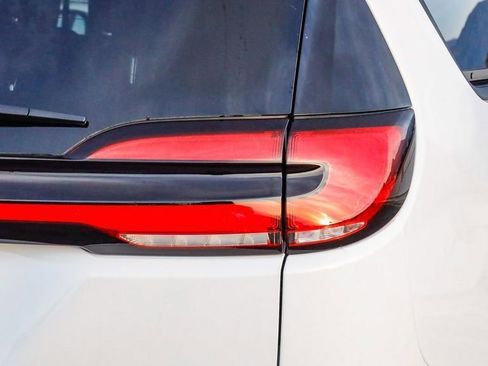 New 2026 Chrysler Pacifica Select w/ S Appearance Package image 10