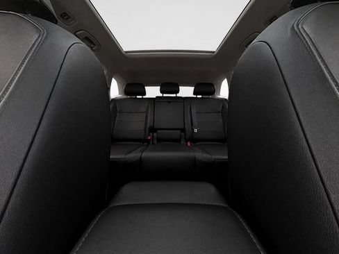 Certified 2020 Volkswagen Tiguan SE w/ Panoramic Sunroof Package AWD/4WD image 26
