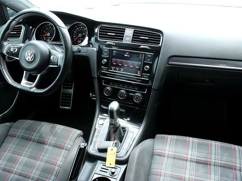 Used 2019 Volkswagen GTI Rabbit Edition image 19