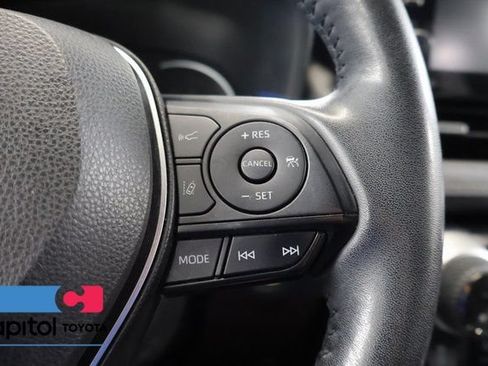 Used 2022 Toyota RAV4 Limited AWD/4WD image 19