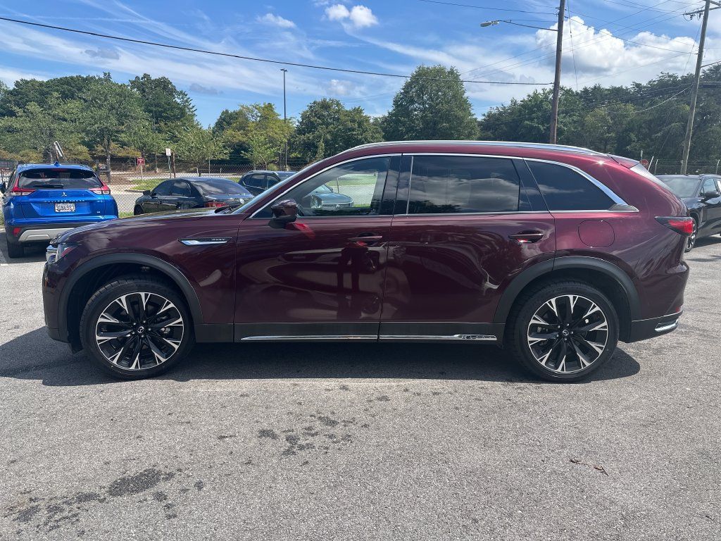 Used 2024 MAZDA CX-90 Plug-In Hybrid w/ Premium Plus AWD/4WD image 4