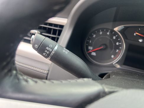 Used 2020 GMC Acadia SLE image 21