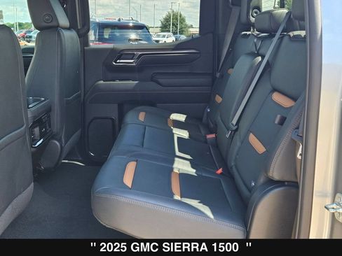 Used 2025 GMC Sierra 1500 AT4 w/ AT4 Premium Package AWD/4WD image 17