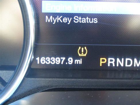 Used 2015 Ford F150 Platinum w/ Equipment Group 701A Luxury image 17